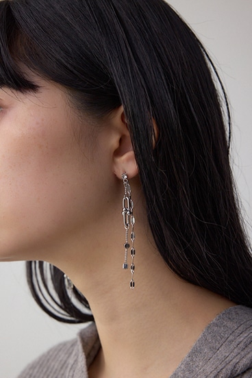 Uチェーンスウィングピアス