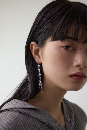 Uチェーンスウィングピアス