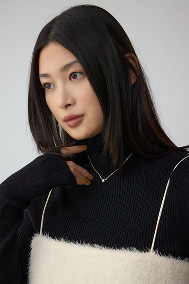 ラインストーンクローバーネックレス