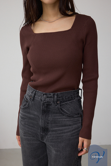 VENUSスクエアネックリブニット