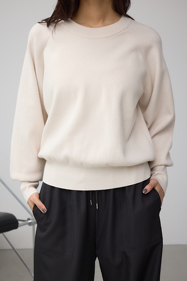 ボリュームスリーブニット