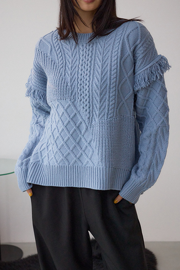 スイッチングフリンジニット