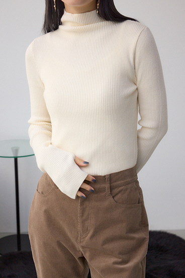 サムホールリブニットトップス