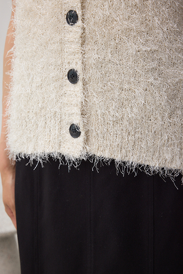 ラメフェザーVネックニットベスト 詳細画像