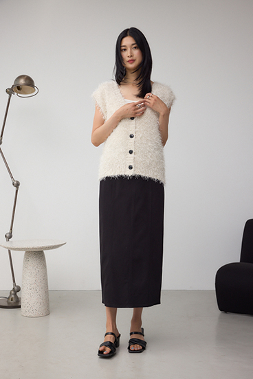 ラメフェザーVネックニットベスト 詳細画像