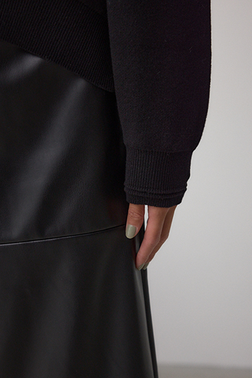 Vネックフリンジスウェッターニット 詳細画像