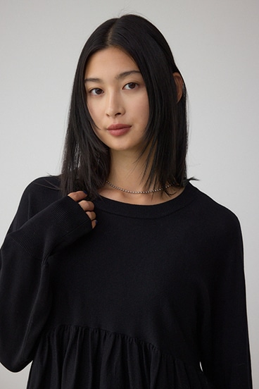 ペプラムデザインニットトップス