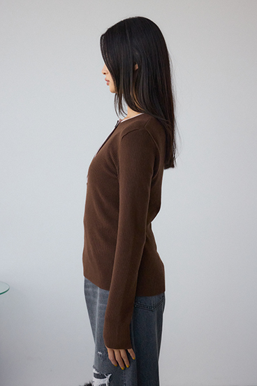 格上げ ヘンリーネックデザインニットトップス 詳細画像