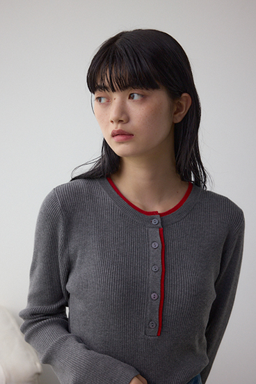 格上げ ヘンリーネックデザインニットトップス