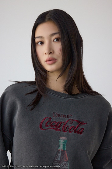 【Coca-Cola®｜AZUL】 グラフィックスウェット