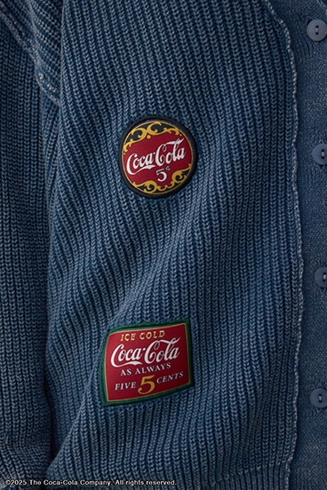【Coca-Cola®｜AZUL】ワッペンカーディガン 詳細画像