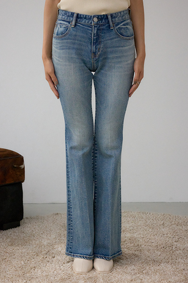 AZUL DENIM センタープレスセミフレアデニム 詳細画像