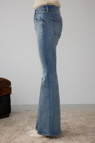 AZUL DENIM センタープレスセミフレアデニム 詳細画像