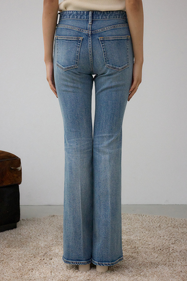 AZUL DENIM センタープレスセミフレアデニム 詳細画像