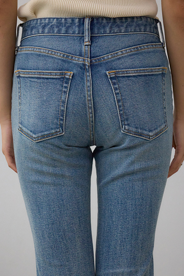 AZUL DENIM センタープレスセミフレアデニム 詳細画像
