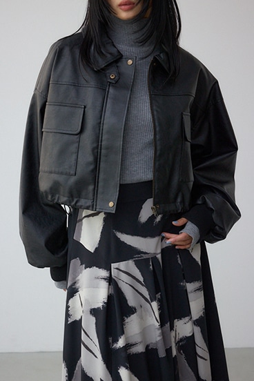 フェイクレザーショートブルゾン