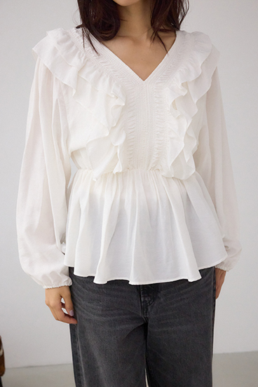 ラッフルショルダー長袖ブラウス