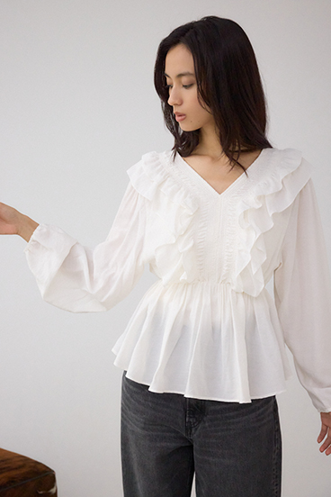 ラッフルショルダー長袖ブラウス 詳細画像