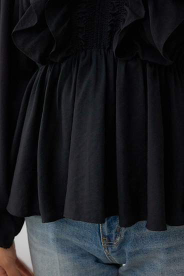 ラッフルショルダー長袖ブラウス 詳細画像