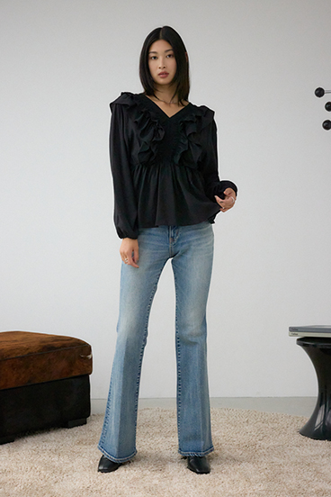 ラッフルショルダー長袖ブラウス 詳細画像