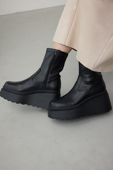 VENUSウェッジソールストレッチショートブーツ