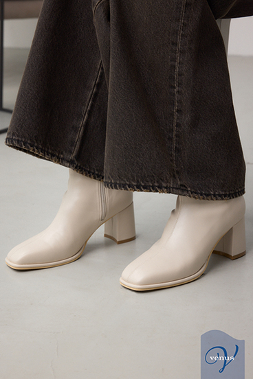 VENUSショートストレッチブーツ