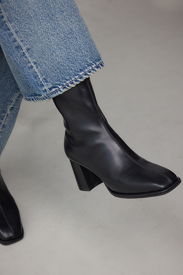 VENUSショートストレッチブーツ