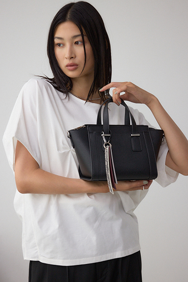 チャームセットトラペイズドバッグ