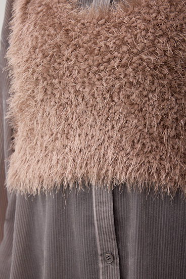 バックオープンポンポンヤーンベスト 詳細画像