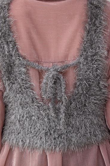 バックオープンポンポンヤーンベスト 詳細画像