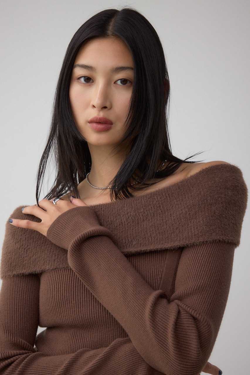 シャギーコンビオフショルダーニット