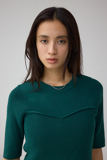 ペプラムインナーセットニット