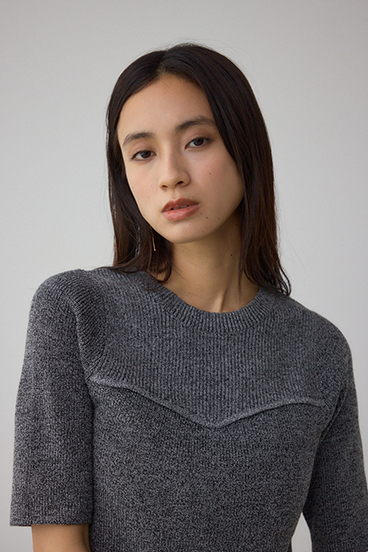 ペプラムインナーセットニット