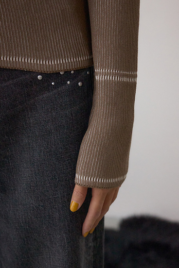 ジャガードロゴリブトップス 詳細画像