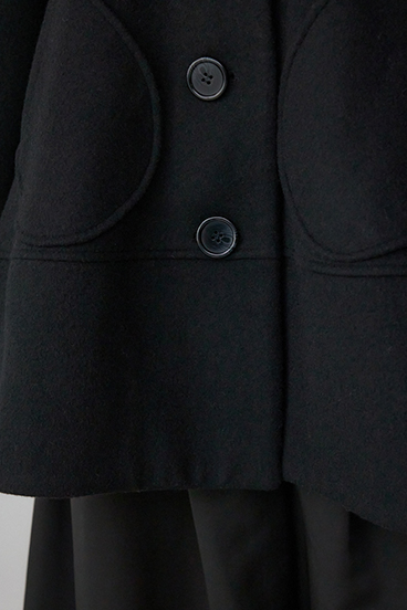 【PLUS】ボリュームスリーブペプラムコート 詳細画像