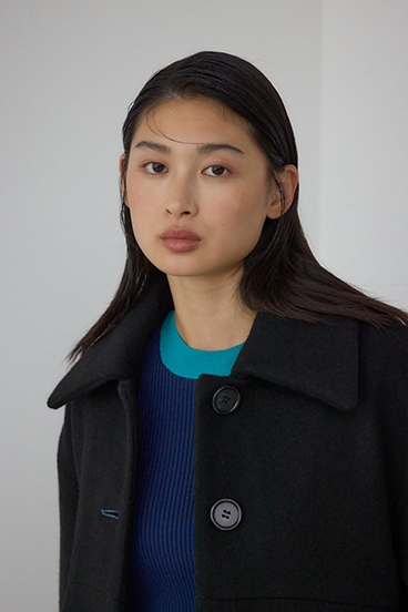 【PLUS】ボリュームスリーブペプラムコート