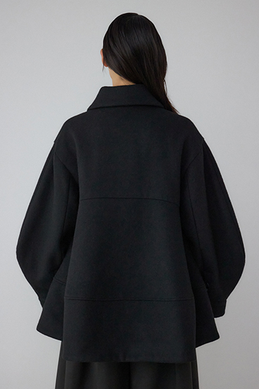 【PLUS】ボリュームスリーブペプラムコート 詳細画像