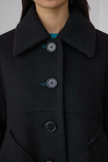 【PLUS】ボリュームスリーブペプラムコート 詳細画像