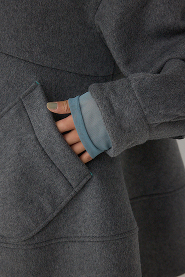 【PLUS】ボリュームスリーブペプラムコート 詳細画像