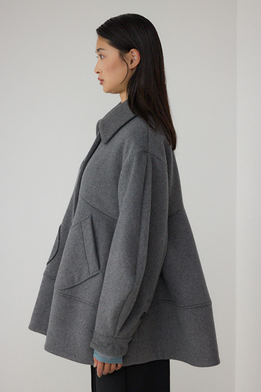 【PLUS】ボリュームスリーブペプラムコート 詳細画像