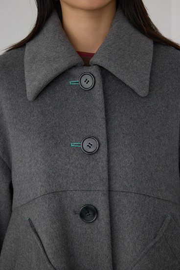 【PLUS】ボリュームスリーブペプラムコート 詳細画像