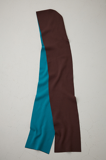 【PLUS】リバーシブルフーディーマフラー 詳細画像