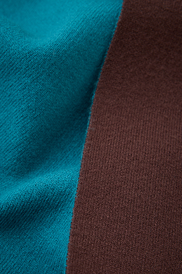 【PLUS】リバーシブルフーディーマフラー 詳細画像