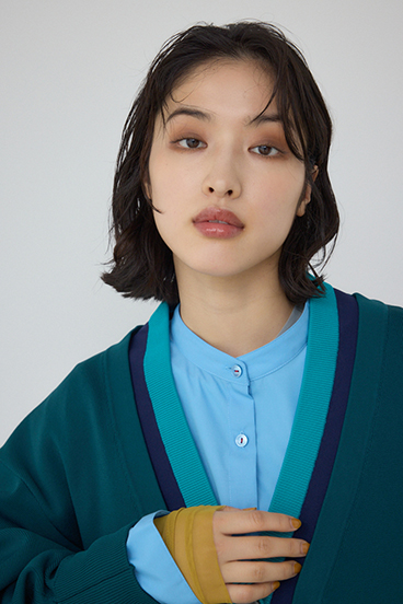 【PLUS】レイヤードペプラムニットカーディガン 詳細画像