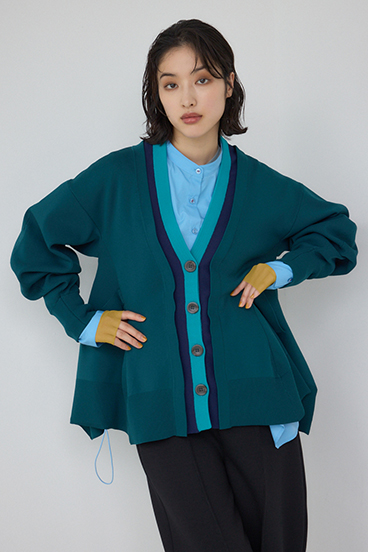 【PLUS】レイヤードペプラムニットカーディガン 詳細画像