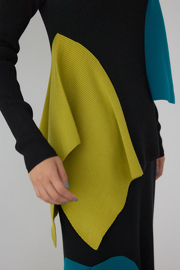 【PLUS】アシンメトリードレープニット 詳細画像