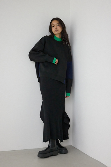 【PLUS】レイヤードライクブロッキングプルオーバー 詳細画像