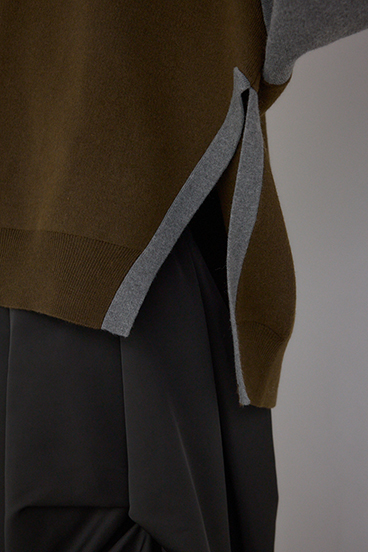 【PLUS】レイヤードライクブロッキングプルオーバー 詳細画像