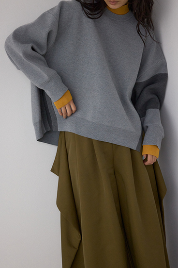 【PLUS】レイヤードライクブロッキングプルオーバー