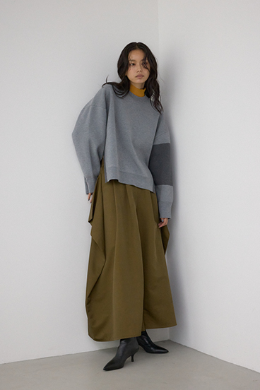 【PLUS】レイヤードライクブロッキングプルオーバー 詳細画像